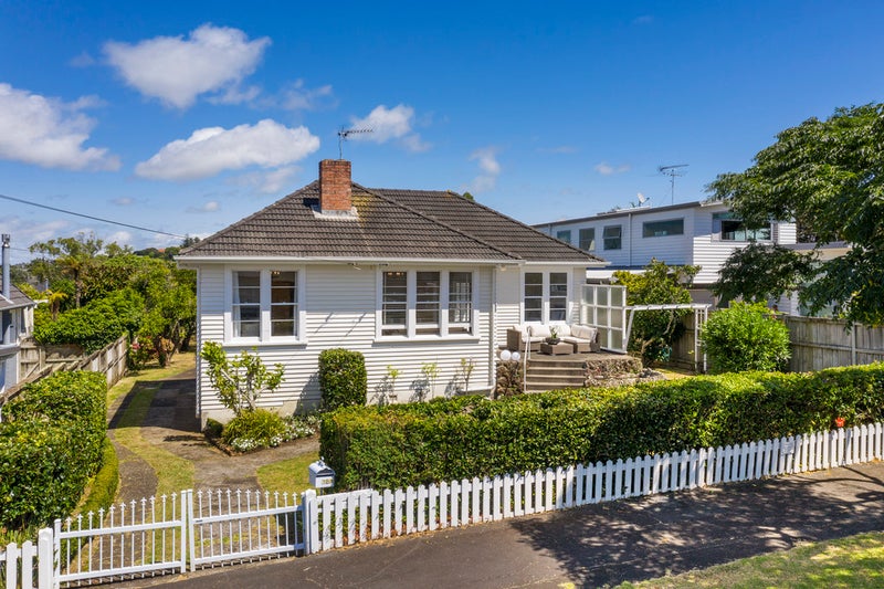 38 Chelmsford Avenue, Glendowie, Auckland - Carousel 2
