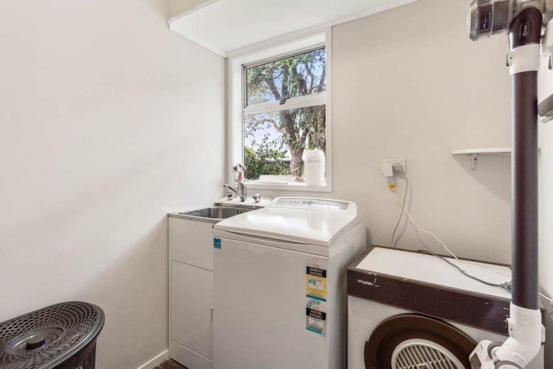 12 Pakira Avenue, Glendene, Auckland - Carousel 30