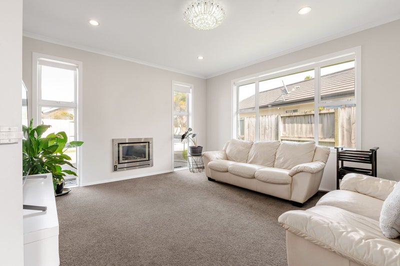 16 Michael Terrence Place, Flagstaff, Hamilton - Carousel 2