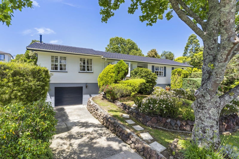 7 Dallow Place, Henderson, Auckland - Carousel 2