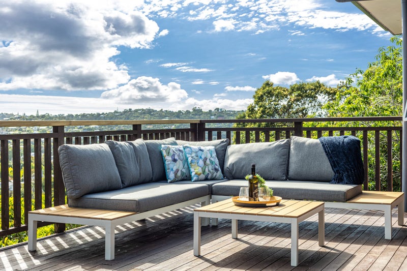 10 Huruhi Road, Oneroa, Waiheke Island - Carousel 2