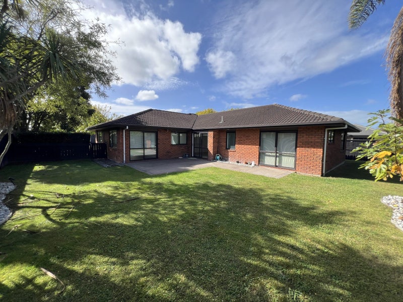 16 Ravenscourt Place, Huntington, Hamilton - Carousel 23