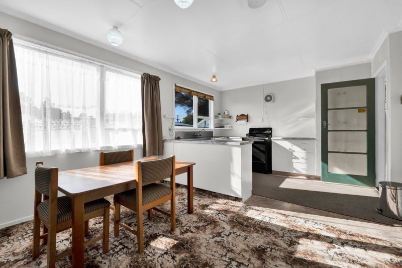 9 Kowhai Street, Strandon, New Plymouth - Carousel 2