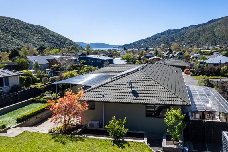 6 Whitby Close, Waikawa, Picton - Carousel 1
