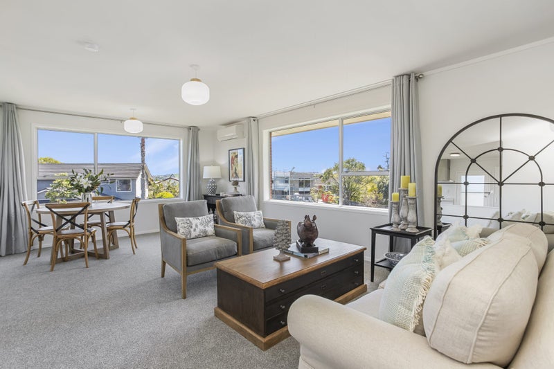 1/12 Markham Place, Bucklands Beach, Auckland - Carousel 1