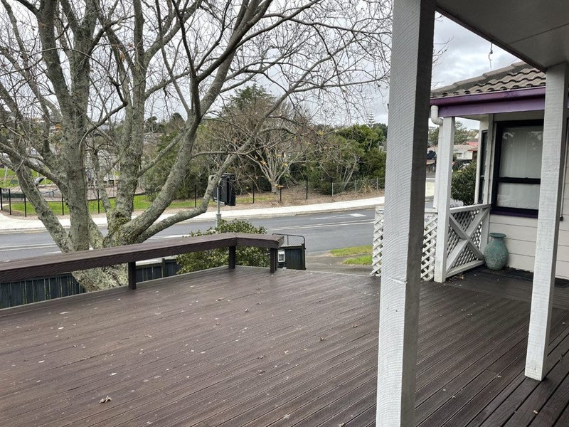 2/1 Barbados Drive, Unsworth Heights, Auckland - Carousel 21