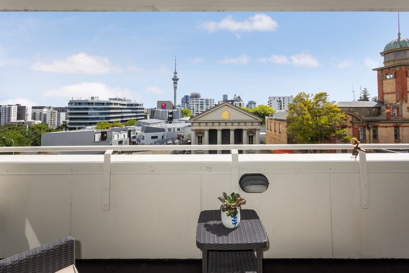 5B/22 Beresford Square, Auckland Central, Auckland - Carousel 2