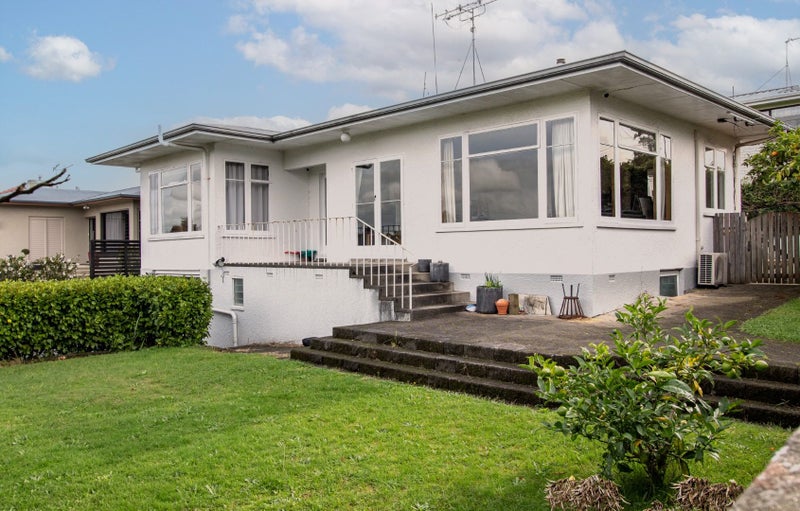 1 Philip Street, Beerescourt, Hamilton - Carousel 2