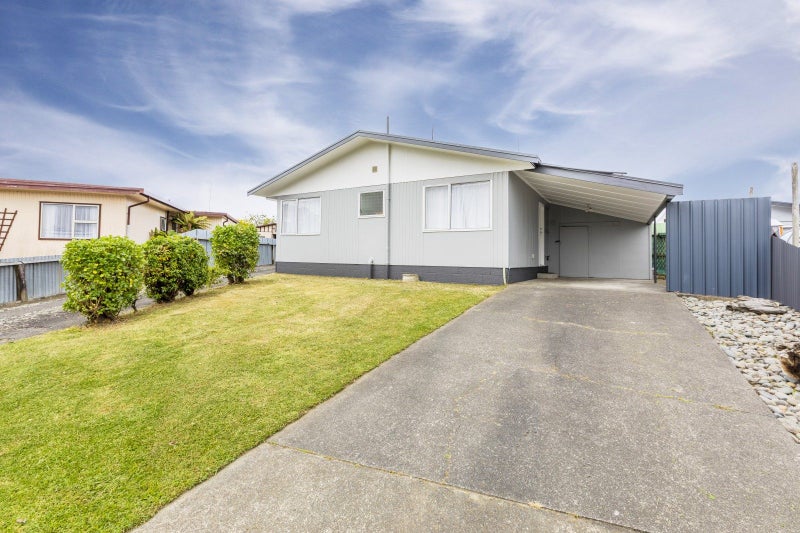 94 Wynyard Crescent, Tamatea, Napier - Carousel 1