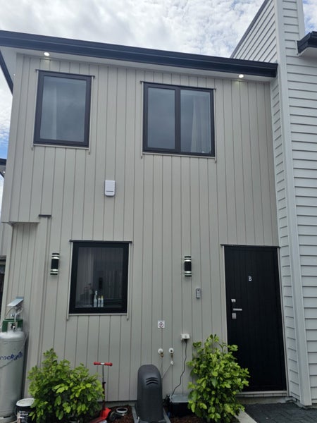 12B Minaret Drive, Bucklands Beach, Auckland - Carousel 1