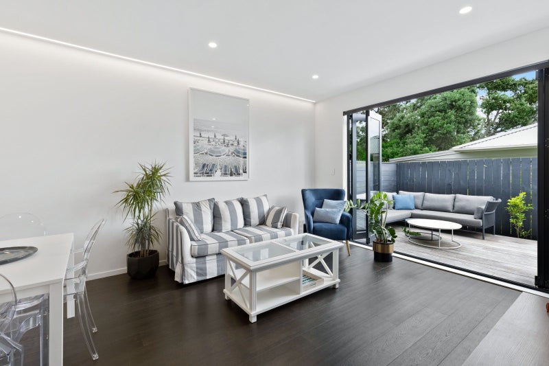 18B St Michaels Avenue, Point Chevalier, Auckland - Carousel 2