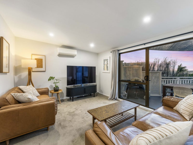 1/18 Gills Road, Bucklands Beach, Auckland - Carousel 2