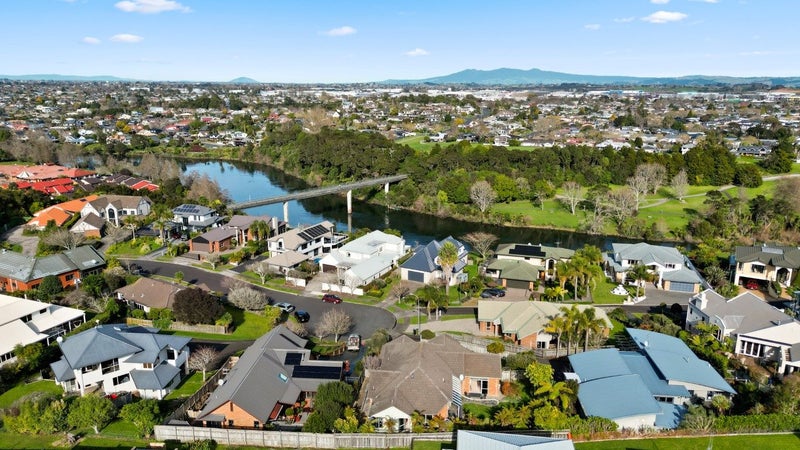 18 Munro Place, Flagstaff, Hamilton - Carousel 37