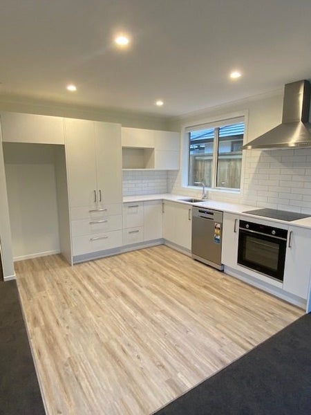 62 Pakanga Grove, Pyes Pa, Tauranga - Carousel 2