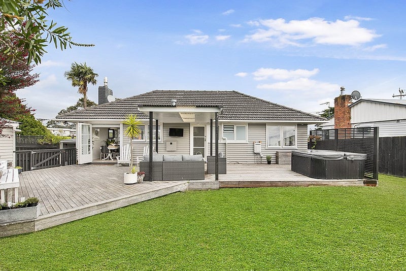 2 Mackwood Place, Birkdale, Auckland - Carousel 1