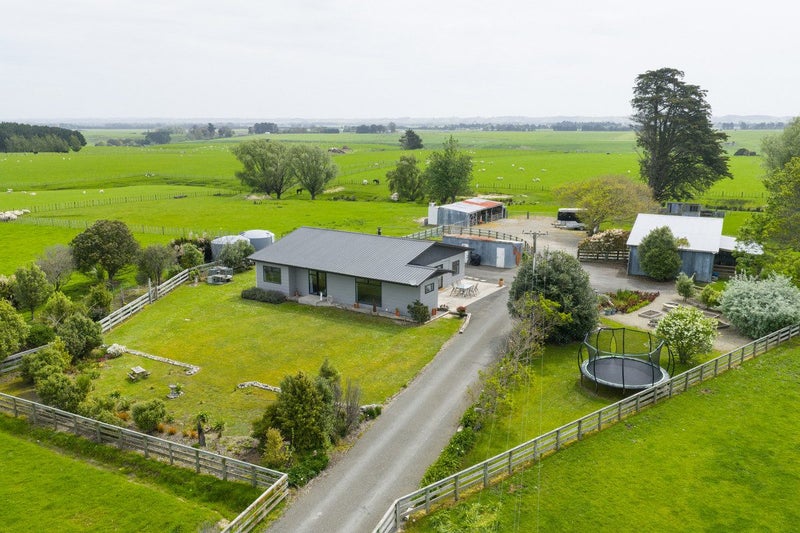 1193 Taonui Road, Colyton, Feilding - Carousel 24