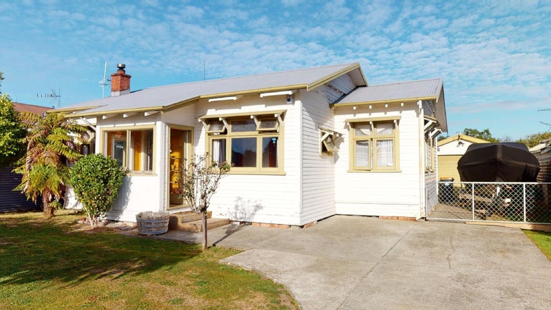 20 Burns Avenue, Takaro, Palmerston North - Carousel 11