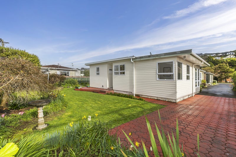 16C Beauchamp Street, Tawa, Wellington - Carousel 1