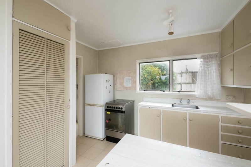 4/24 Copley Street, New Lynn, Auckland - Carousel 2