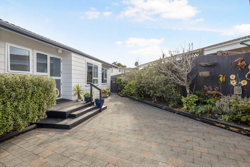 35 Guadeloupe Crescent, Grenada Village, Wellington - Carousel 2