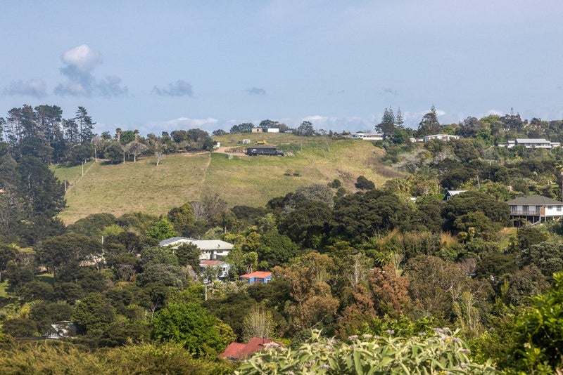 53 Crescent Road West, Ostend, Waiheke Island - Carousel 16
