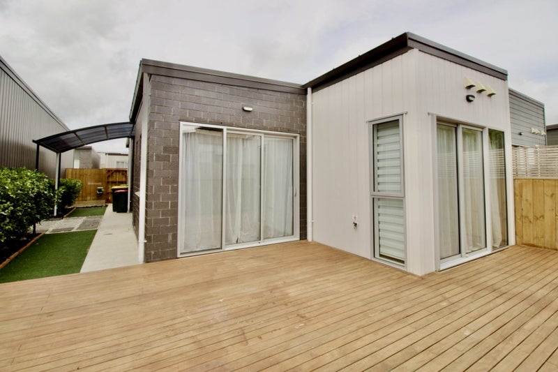 7 Heri Lane, Westgate, Auckland - Carousel 2