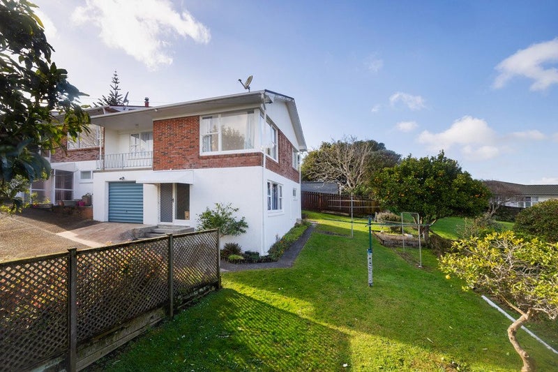 3/9 Pickens Crescent, Mount Albert, Auckland - Carousel 2