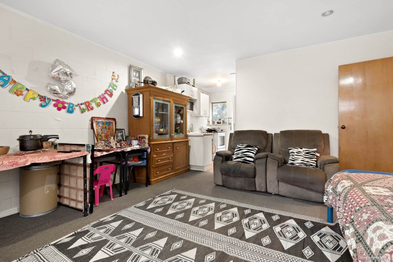 4/13 Copley Street, New Lynn, Auckland - Carousel 2