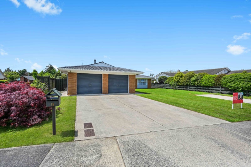 18 Bernard Street, Chedworth, Hamilton - Carousel 21