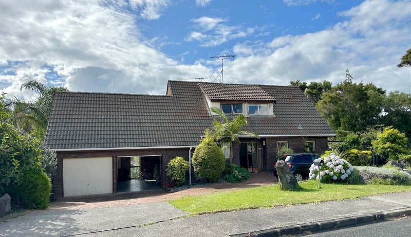 74 Cheriton Road, Mellons Bay, Auckland - Carousel 1