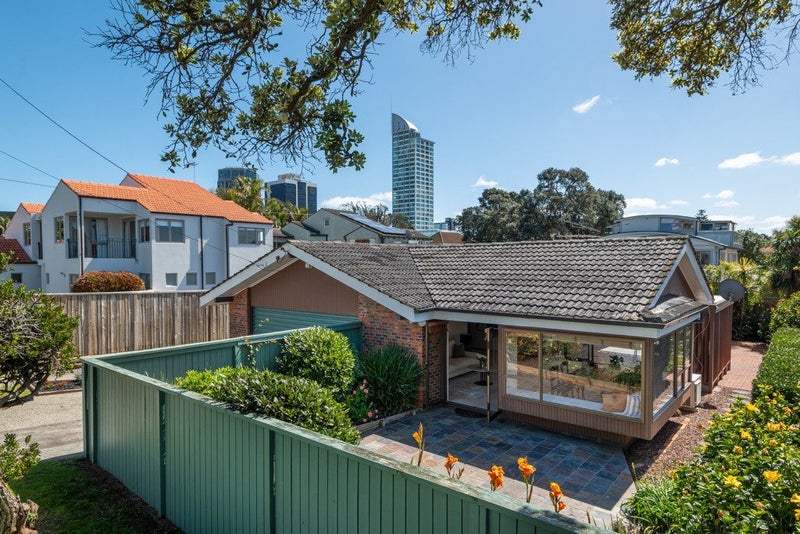 18 Sanders Avenue, Takapuna, Auckland - Carousel 36