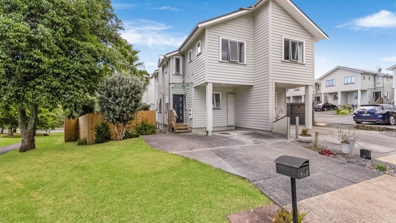 1/2 John Jennings Drive, Oteha, Auckland - Carousel 1