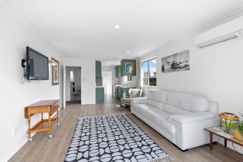 1/110 Caledonian Road, St Albans, Christchurch - Carousel 2