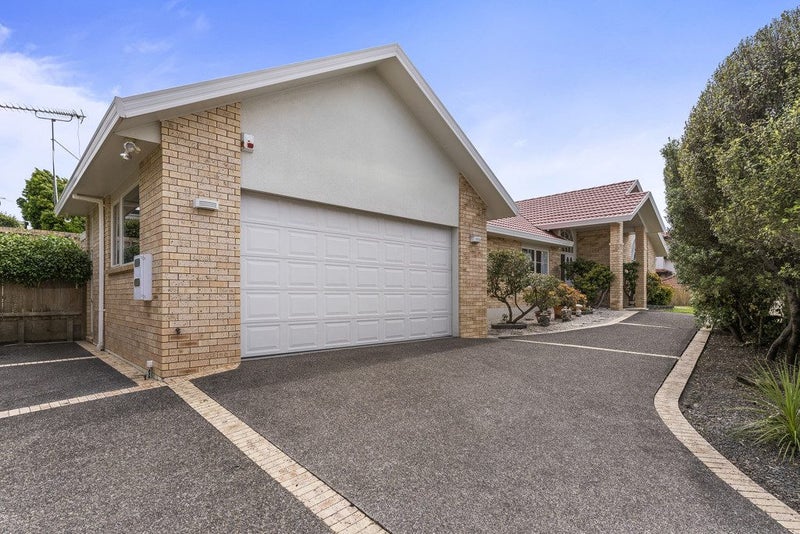11 Nathan Close, Somerville, Auckland - Carousel 2
