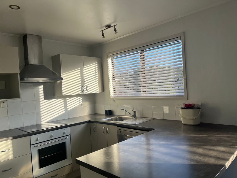 36 Deverell Place, Northcross, Auckland - Carousel 2