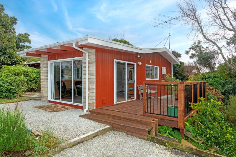 8 Dominey Street, Inner Kaiti, Gisborne - Carousel 2