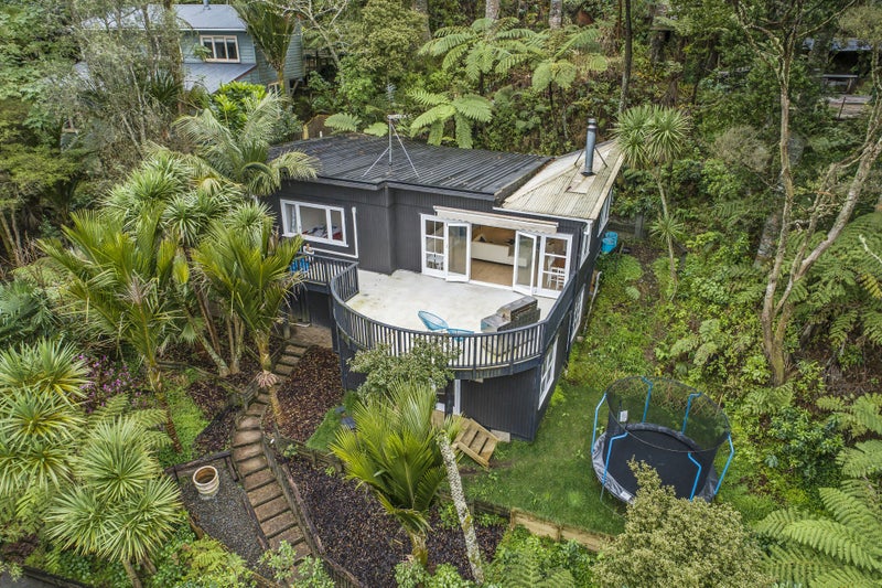 111 Laingholm Drive, Laingholm, Auckland - Carousel 1