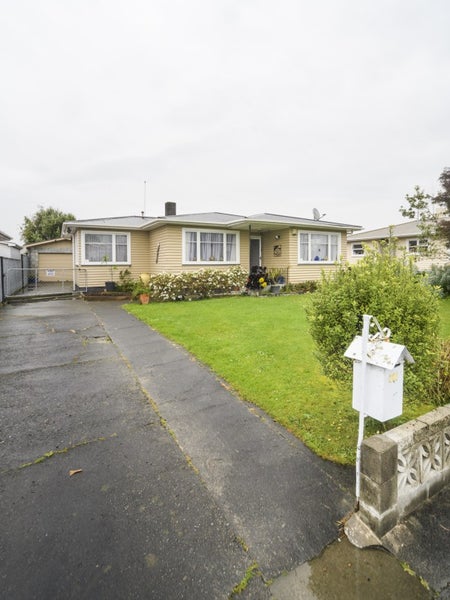 24 Pembroke Street, Highbury, Palmerston North - Carousel 1
