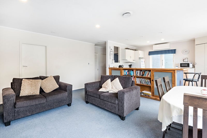 7 Onslow Road, Khandallah, Wellington - Carousel 1