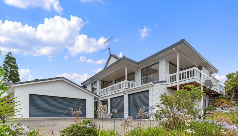 129 Stapleford Crescent, Browns Bay, Auckland - Carousel 2