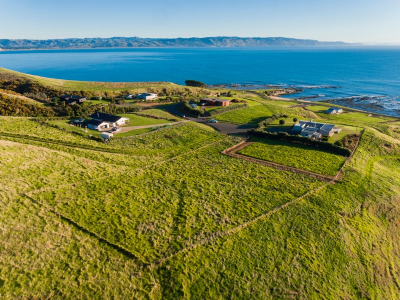 36 Avon Drive, Māhia - Carousel 2