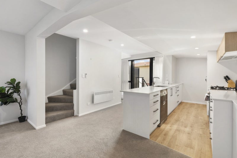 7/101 Rongotai Road, Kilbirnie, Wellington - Carousel 2