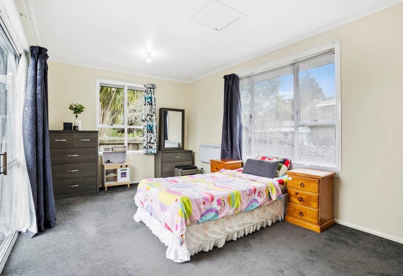 5 Greenhaven Avenue, Opaheke, Papakura - Carousel 2