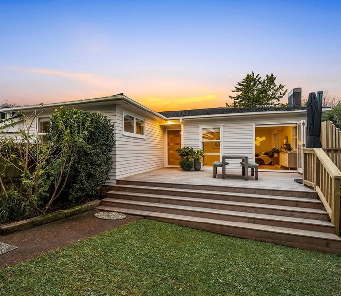 1/17 AROSA Place, Forrest Hill, Auckland - Carousel 1