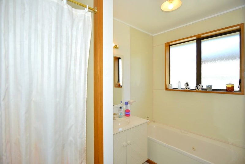 16 Kedleston Drive, Avonhead, Christchurch - Carousel 7