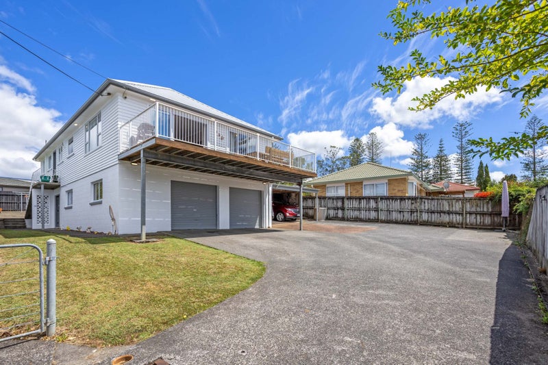 15A Sarona Avenue, Glen Eden, Auckland - Carousel 1