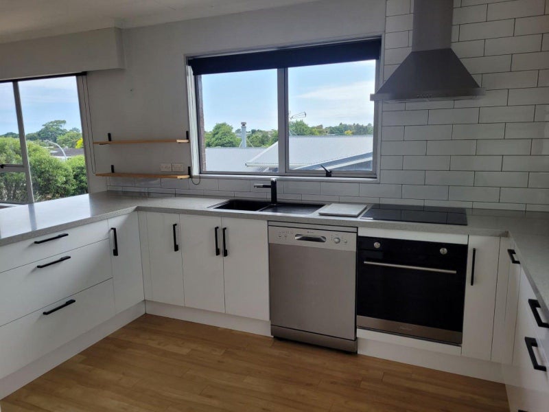 4 Erica Place, Bell Block, New Plymouth - Carousel 2