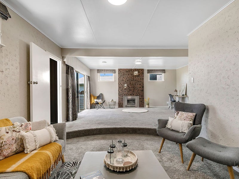 94 Driver Crescent, Cannons Creek, Porirua - Carousel 2