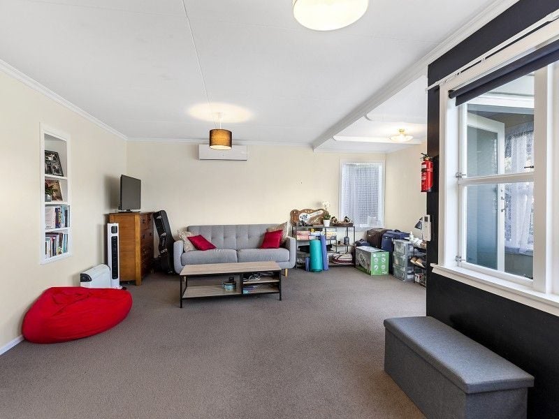 3 Thames Street, Island Bay, Wellington - Carousel 2