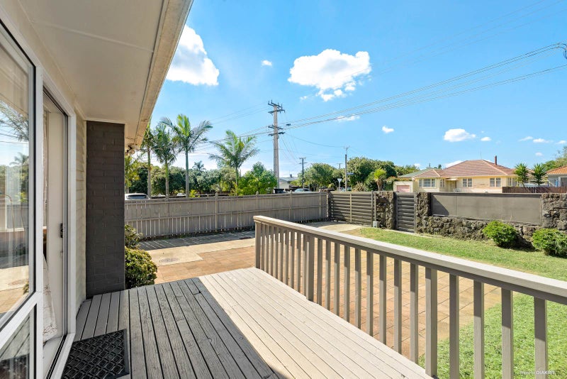 39 Morningside Drive, Mount Albert, Auckland - Carousel 2